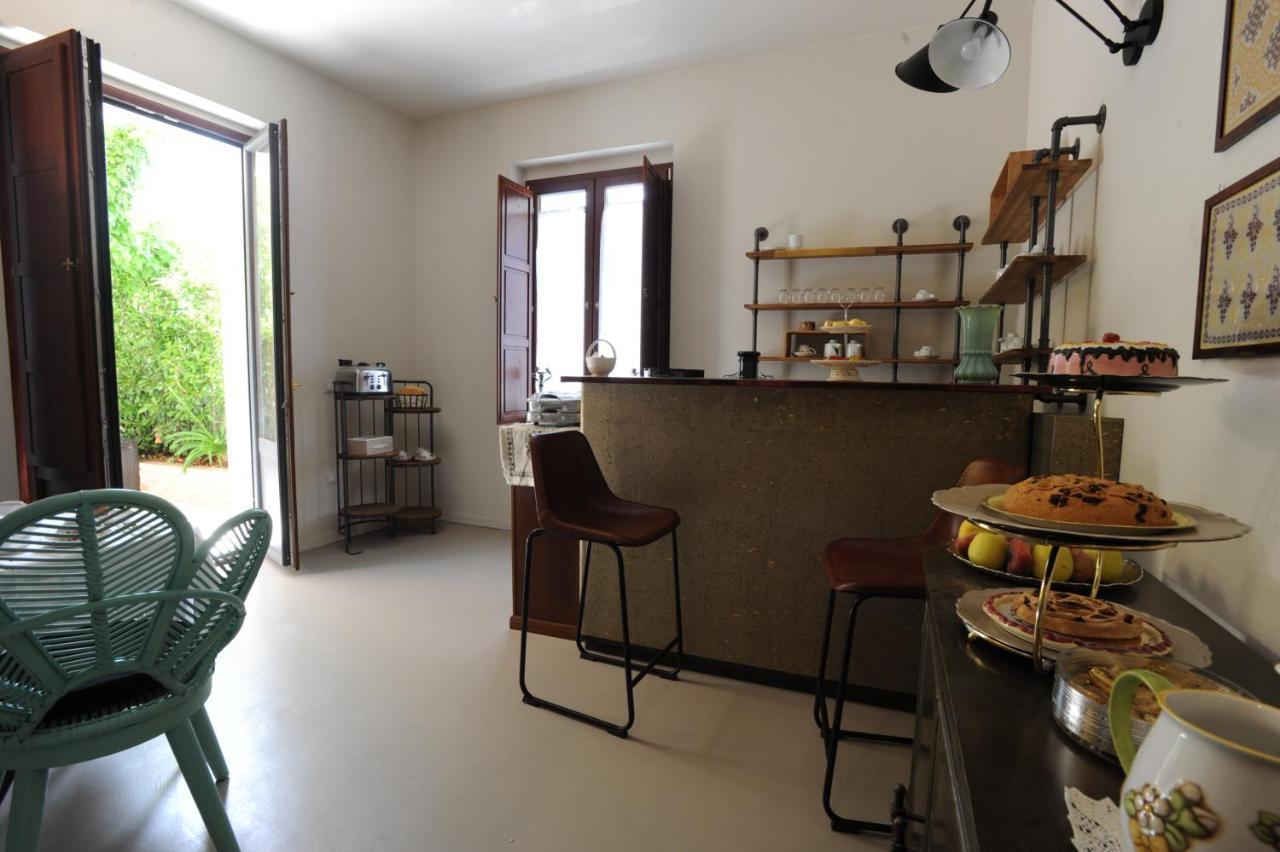 Palazzo Scura Bed & Breakfast Vaccarizzo Albanese Bagian luar foto