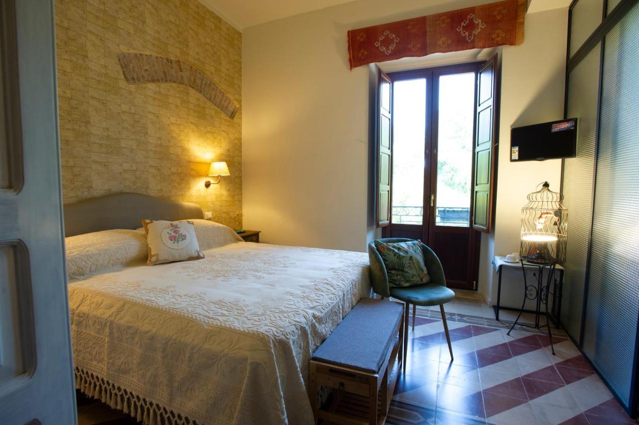 Palazzo Scura Bed & Breakfast Vaccarizzo Albanese Bagian luar foto