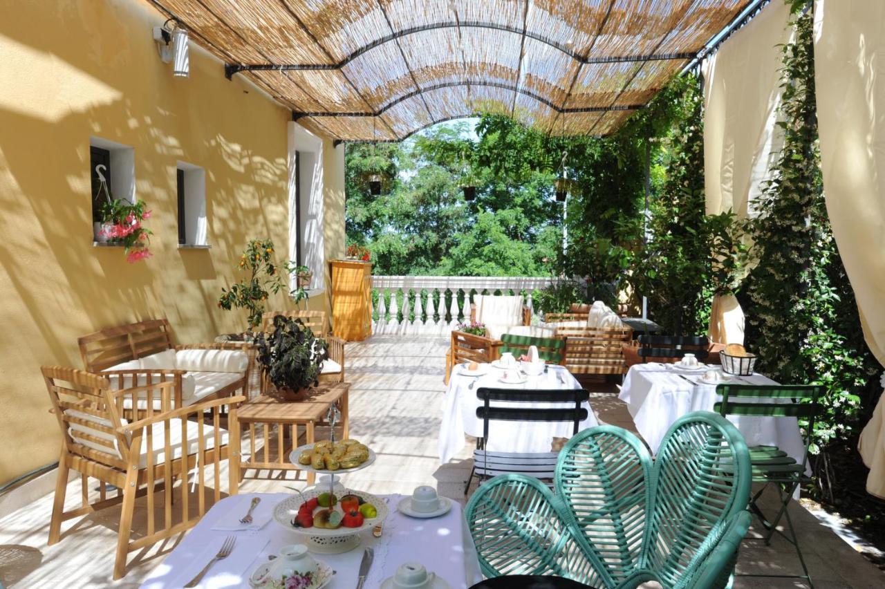 Palazzo Scura Bed & Breakfast Vaccarizzo Albanese Bagian luar foto