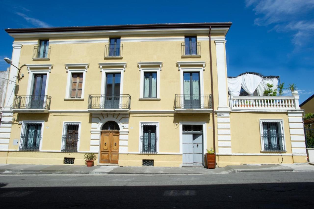 Palazzo Scura Bed & Breakfast Vaccarizzo Albanese Bagian luar foto